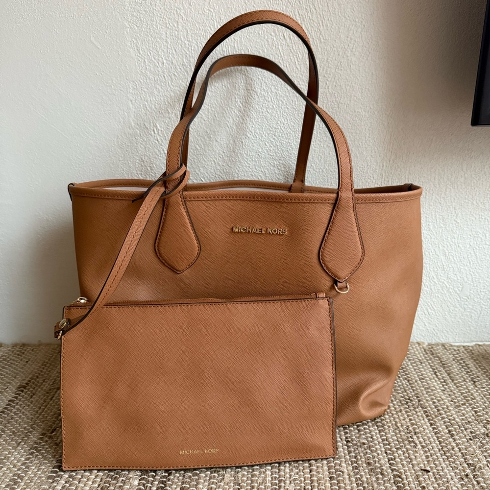 Michael Kors Tote - Tan